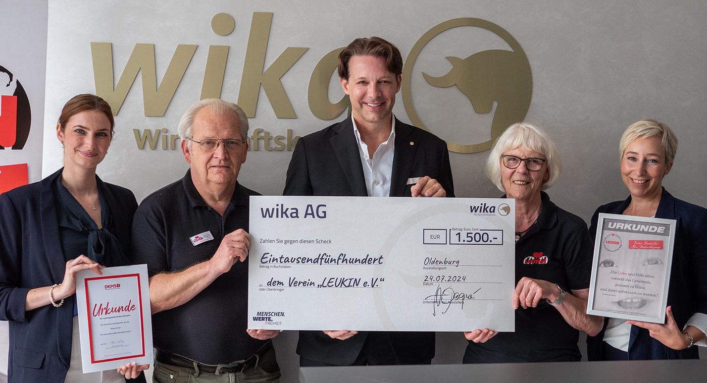 Scheckübergabe über 1.500 Euro an den Verein Leukin e. V.